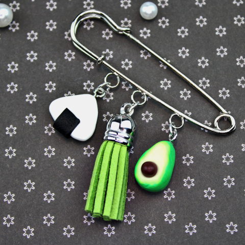 Broszka onigiri i awokado