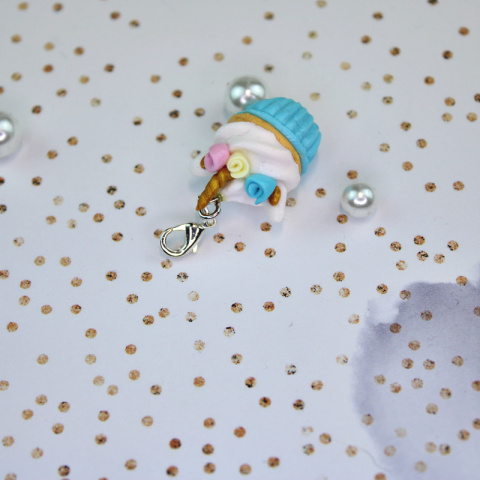 Zawieszka charms babeczka jednorożec Zawieszka charms babeczka jednorożec