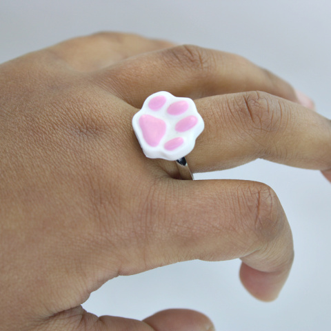 Pierścionek z łapką