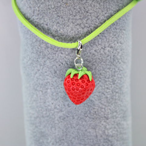 Zawieszka charms truskawka Zawieszka charms truskawka
