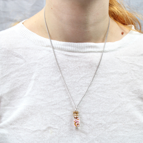 Naszyjnik butelka z piankami